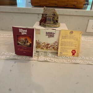Vintage Lilliput Lane The Briary with box and Deeds